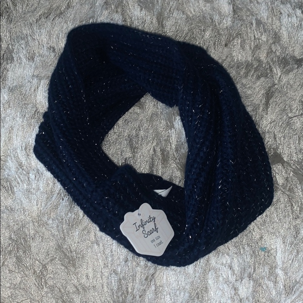 INFINITY SCARF